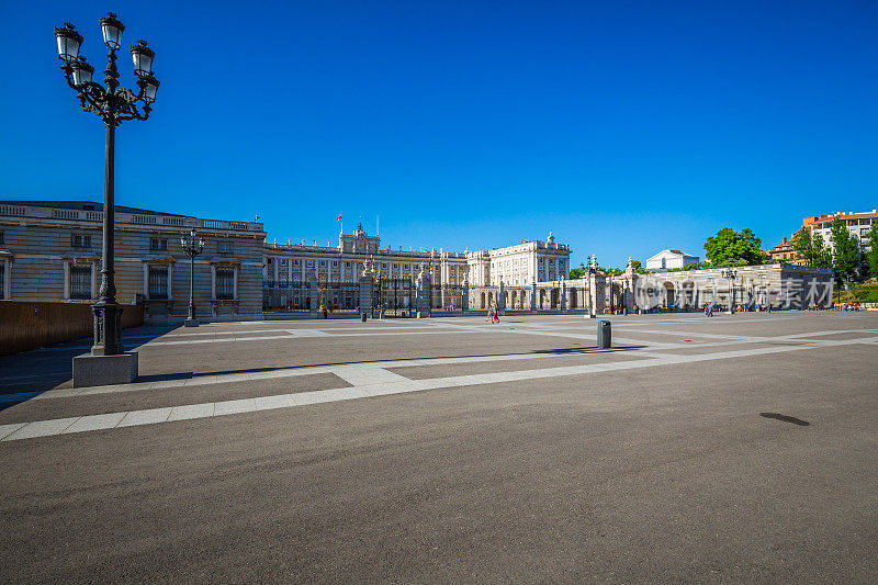 马德里皇家宫殿(Palacio Real de Madrid)，西班牙王室在马德里市的官方住所。